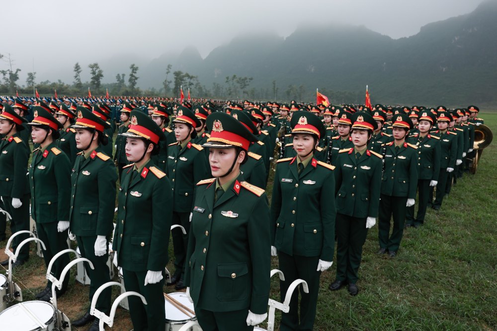 Bộ Quốc phòng ban hành Thông tư số 90/2025/TT-BQP hướng dẫn thực hiện bảo hiểm xã hội bắt buộc đối với quân nhân và người làm công tác cơ yếu hưởng lương như đối với quân nhân. Ảnh: Hải Nguyễn