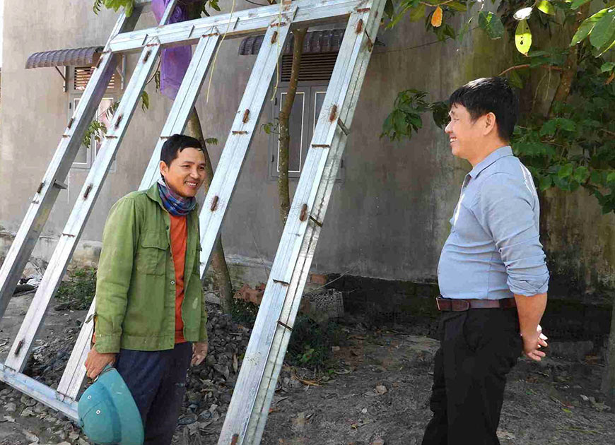 Lien Son Lak commune has changed from the spirit of setting an example for cadres and prestigious people at the grassroots level. Photo: Bao Lam