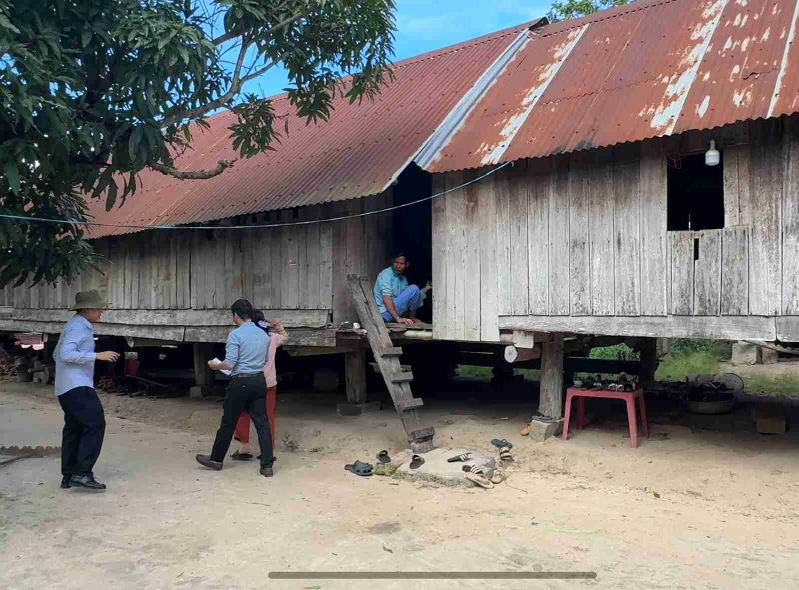 Nhận thức của người dân về xây dựng đời sống văn hóa, giảm nghèo bền vững đã thay đổi rõ rệt nhờ vai trò của người uy tín. Ảnh: Bảo Lâm