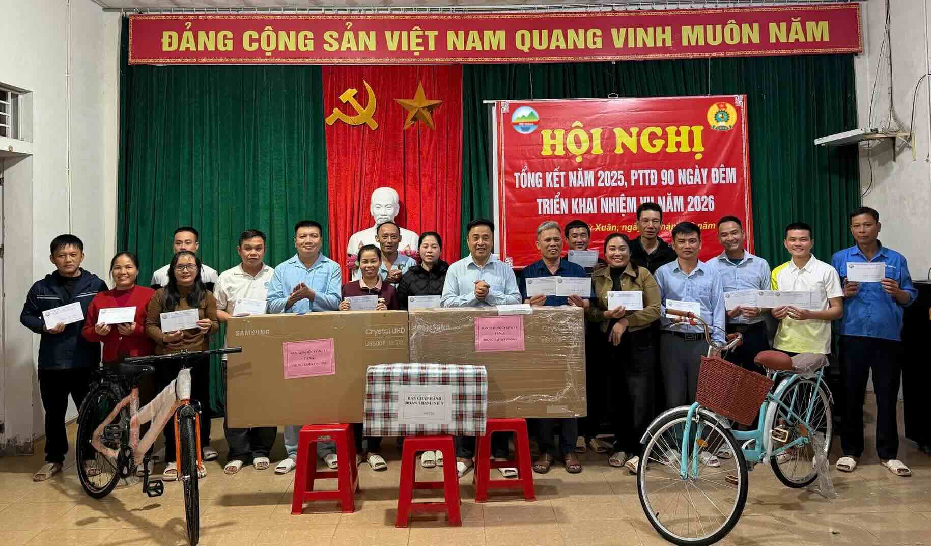 Ky Phong High-Quality Breeding pig Center held a conference to summarize professional activities and the Trade Union in 2025. Photo: Mitraco Trade Union