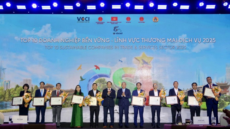AEON Vietnam has been in the Top 3 Sustainable Enterprises - Trade and Service sector for 3 consecutive years. Photo: AEON