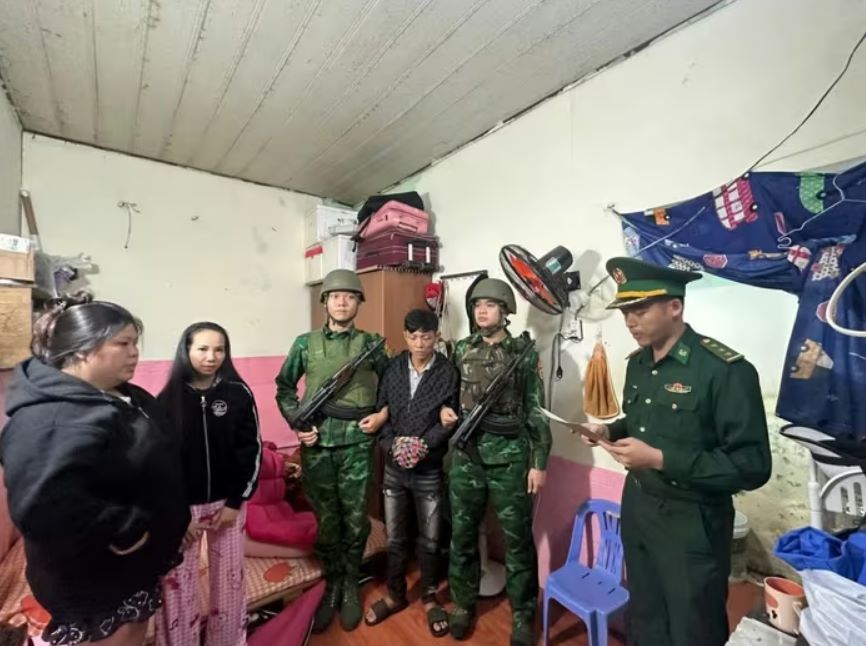 Đột kích phòng trọ, bắt đôi nam nữ cất giấu ma túy ở Đà Nẵng. Ảnh: BĐBP