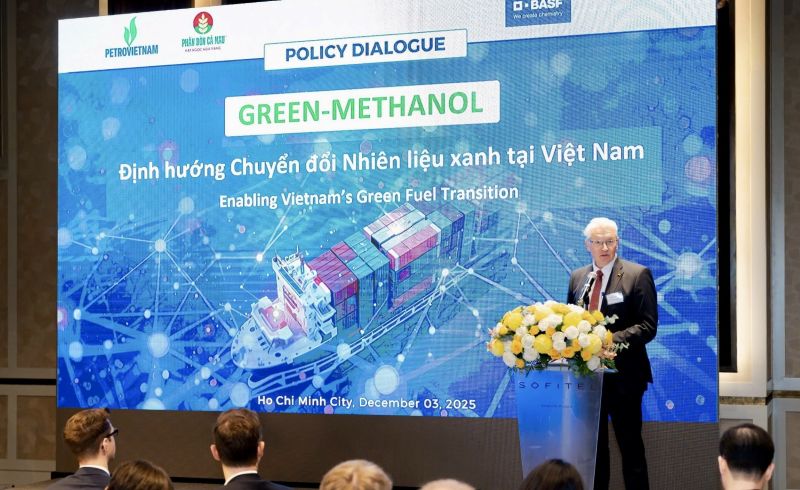 Dai bieu trinh bay chuyen de tai “Hoi thao chinh sach Green-Methanol, Dinh huong chuyen doi nhien lieu xanh tai Viet Nam”. Anh: Petrovietnam 