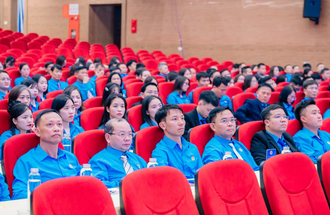 Cac dai bieu tham du phien hop. Anh: Duy Chuong