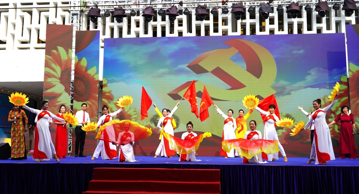 Các tiết mục trình diễn tại liên hoan. Ảnh: Mai Dung