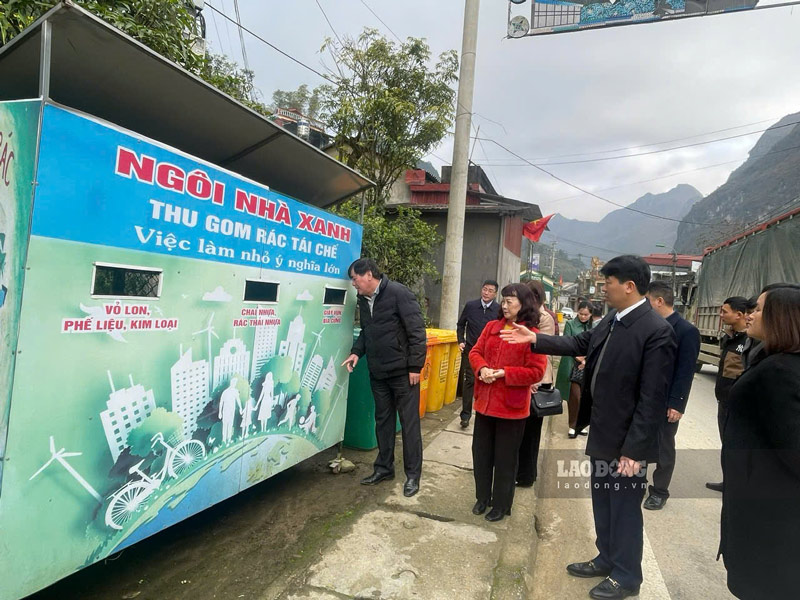 Mo hinh phan loai rac tai cac xa Tinh Tuc, Nguyen Binh dang phat huy hieu qua, la diem sang cua Cao Bang. Anh: Tan Van