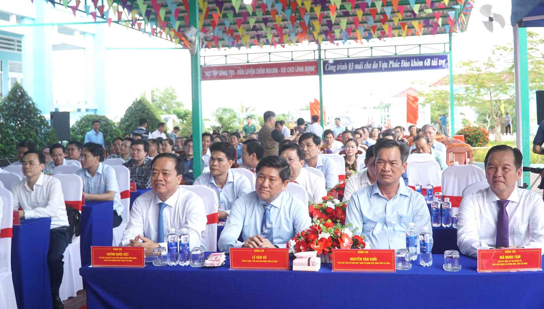Lanh dao hai tinh Ca Mau, Ninh Binh tham du le khoi cong. Anh: Nhat Ho