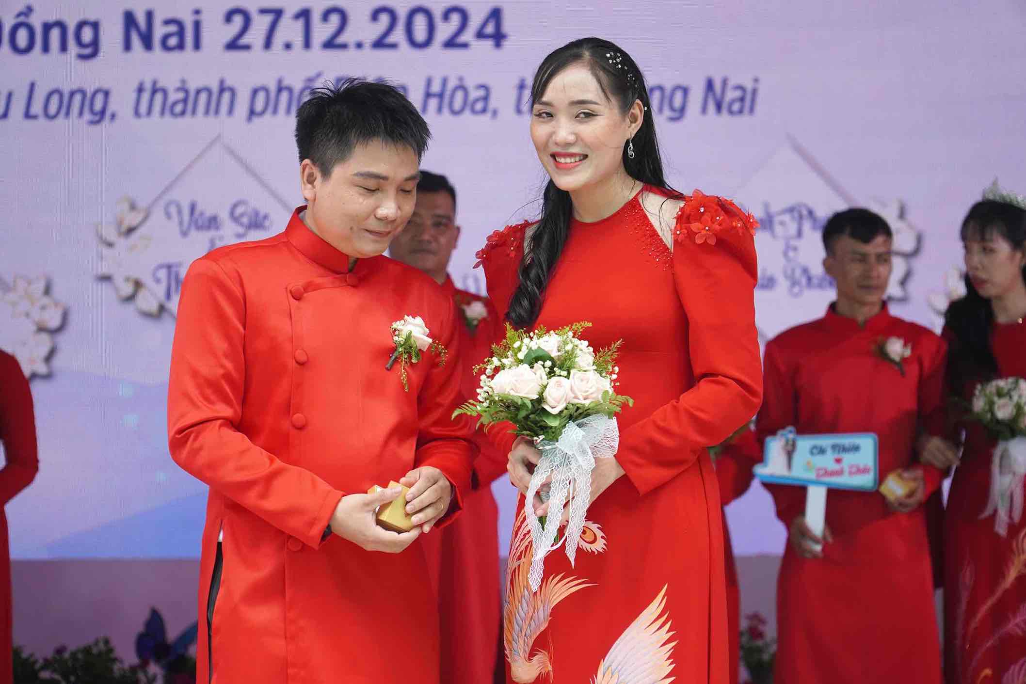 Boda colectiva para parejas de trabajadores en Dong Nai 2024. Foto: HAC