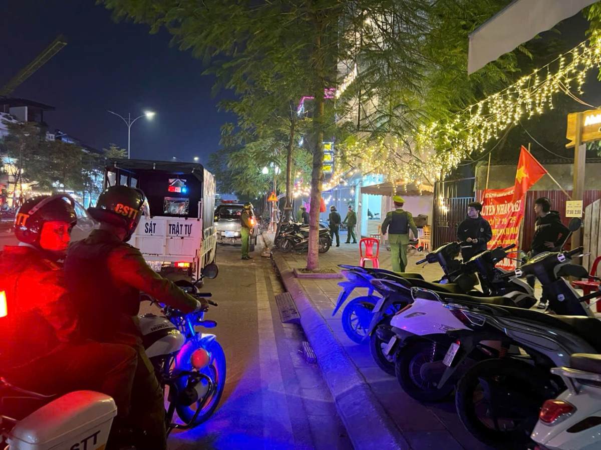 Lực lượng chức năng ra quân xử lý các đối tượng. Ảnh: Công an TP Hải Phòng