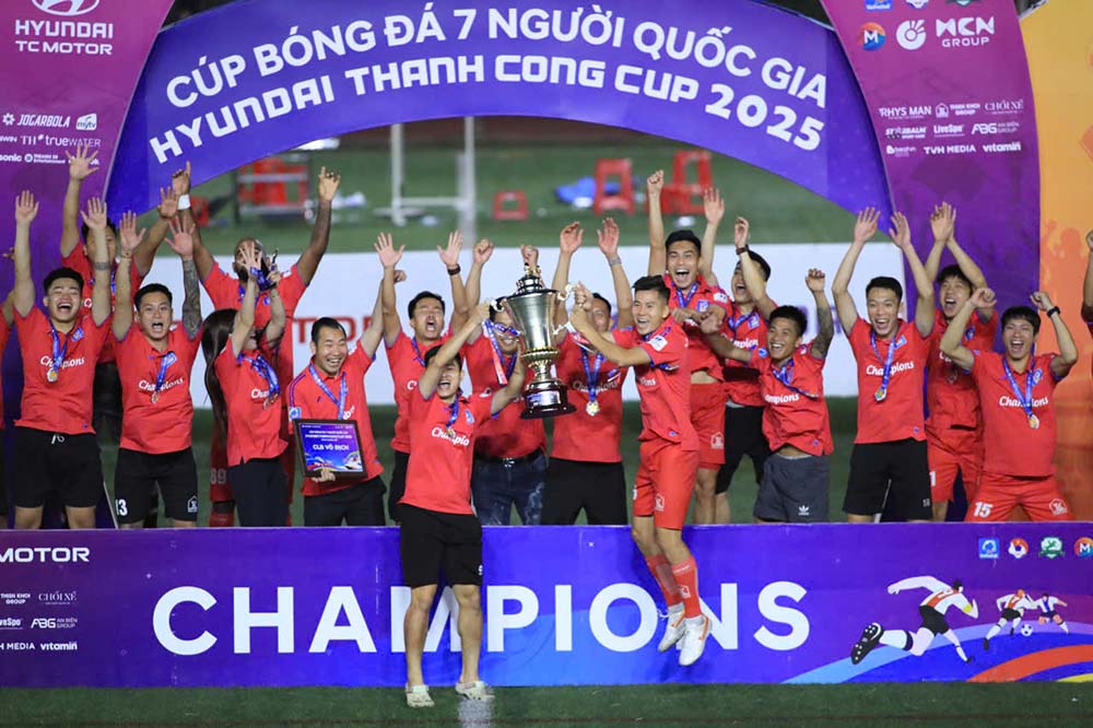 Thien Khoi FC won the 2025 Hyundai Thanh Cong National 7-a-side Football Cup. Photo: VietFootball