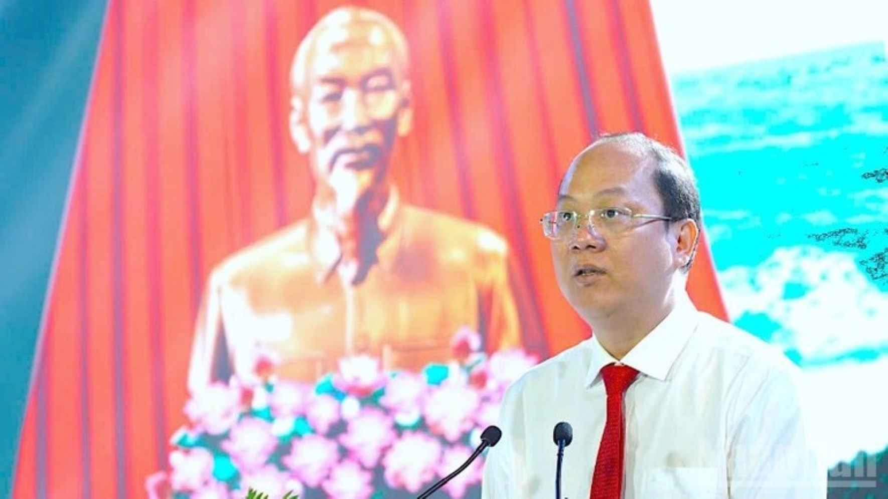 カマウ省党委員会のグエン・ホー・ハイ書記は、ホンコイは今日、国の中心部に新たな地位を築き、国全体がホンコイに注目していると断言した。写真: ニャット・ホー