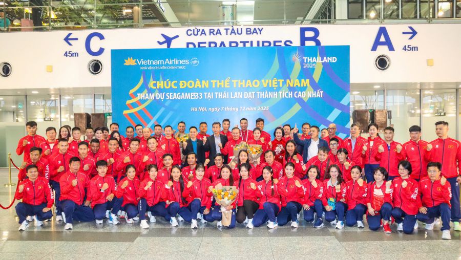 The Vietnamese sports delegation confidently set off to attend the 33rd SEA Games. Photo: Quy Luong
