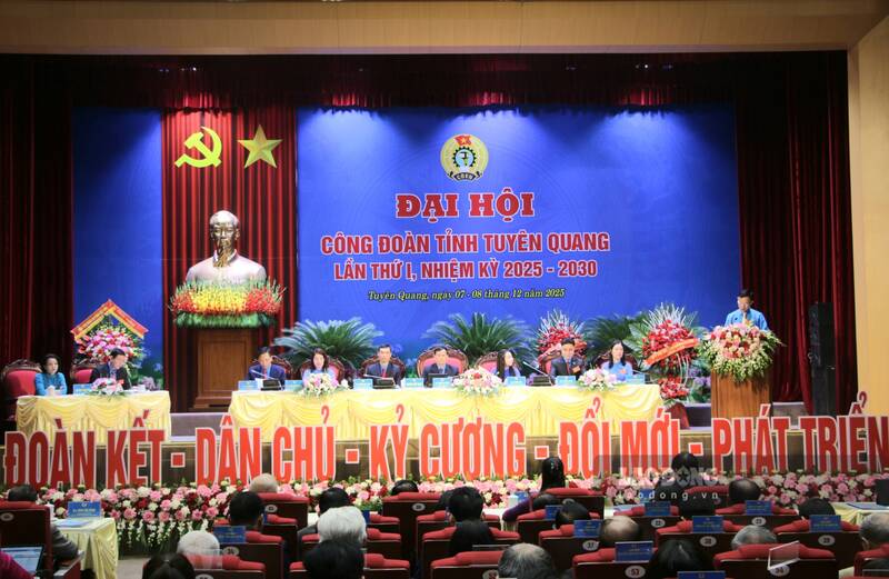 Doan chu tich dai hoi. Anh: Viet Bac