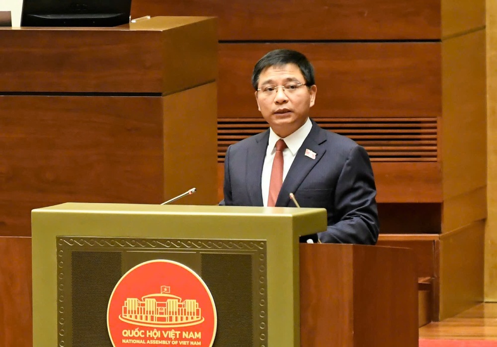 Bo truong Nguyen Van Thang cho biet viec sua Luat Thue VAT se gop phan giam ganh nang thu tuc hanh chinh cho doanh nghiep. Anh: Pham Dong