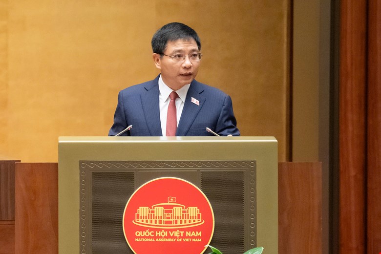 Bo truong Bo Tai chinh Nguyen Van Thang trinh bay To trinh du thao Nghi quyet cua Quoc hoi thi diem mot so co che, chinh sach dac thu de thuc hien cac du an lon, quan trong tren dia ban Thu do. Anh: Media Quoc hoi