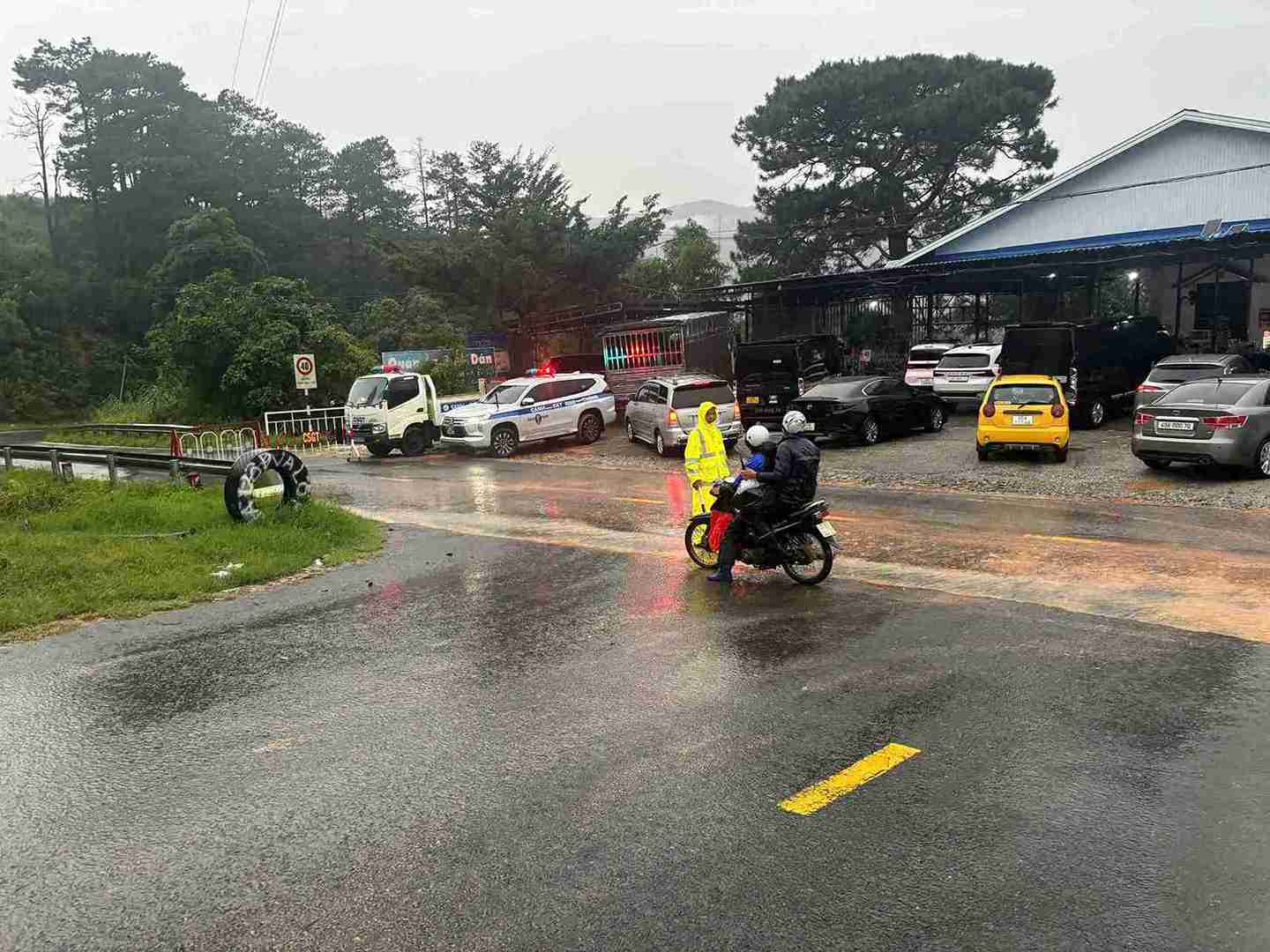 ラムドンを通るハイウェイ27号線。写真: フック・カーン