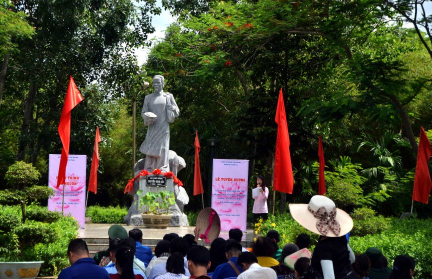 Tuong cu Pho bang Nguyen Sinh Sac trong Khu di tich Mo cu pho bang Nguyen Sinh Sac o phuong Cao Lanh, tinh Dong Thap. Anh: Thanh Mai