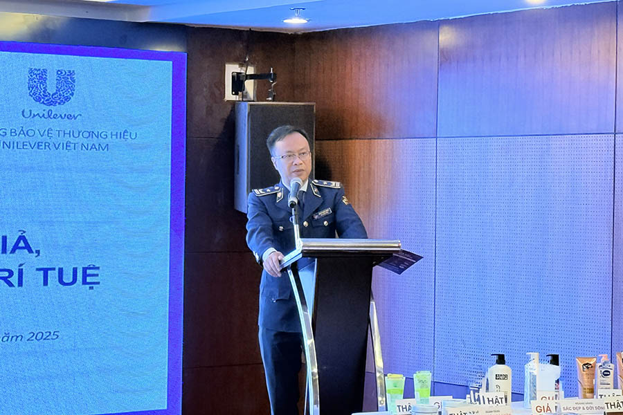 Ông Dương Mạnh Hùng – Phó Chi cục trưởng Chi cục QLTT thành phố Hà Nội phát biểu. Ảnh: Chi cục QLTT Hà Nội