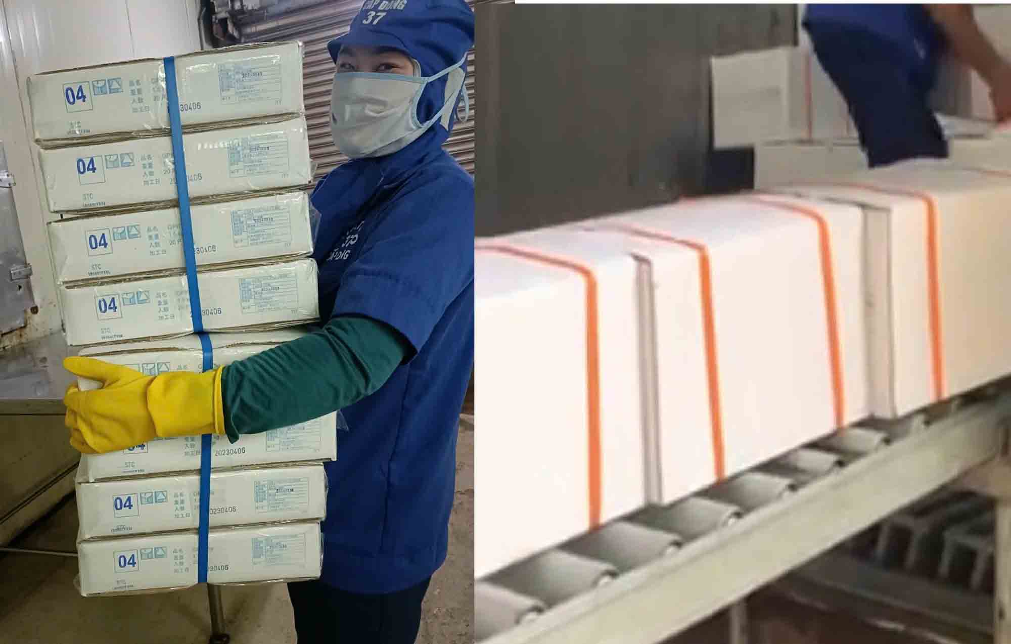 Hình ảnh công nhân vận chuyển thủ công vất vả và Băng tải vận chuyển hàng mà chị Hoan đã sáng tạo ra. Ảnh: Trần Tuấn.