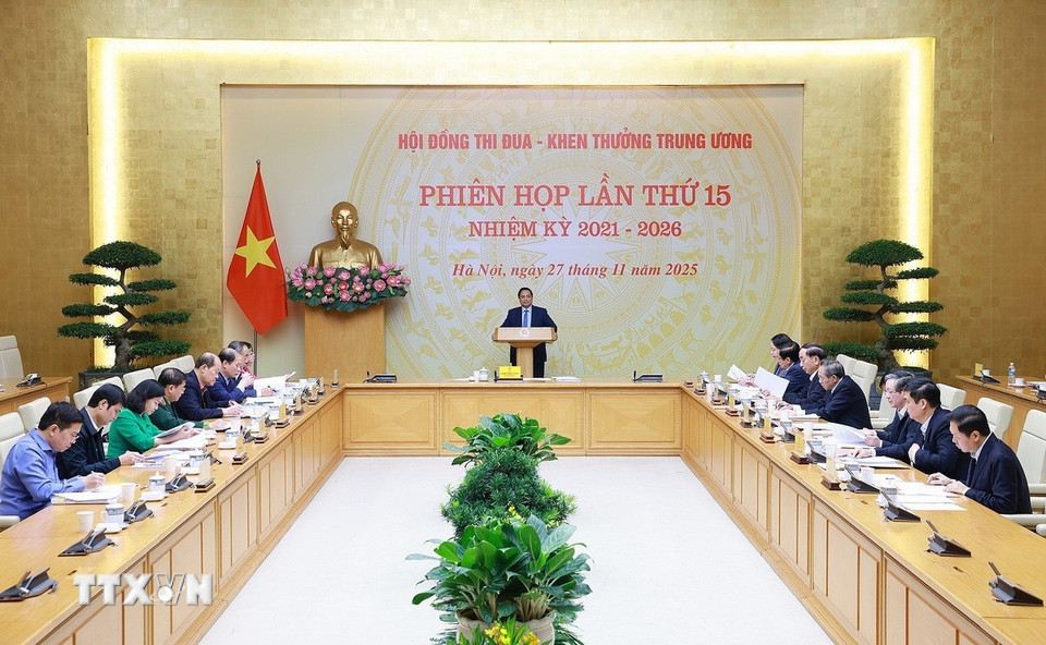 Politburo member and Prime Minister Pham Minh Chinh - Chairman of the Central Emulation and Reward Council for the 2021 - 2026 term chaired the 15th Session of the Council, on November 27, 2025. Photo: VNA