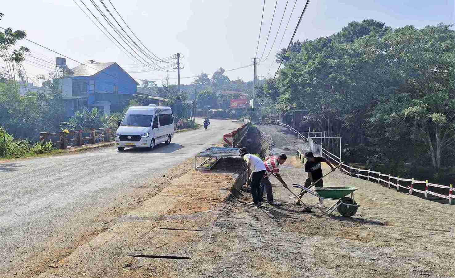 Dai Binh Bridge on National Highway 55, the section passing through B'Lao Ward (Lam Dong) will close the bridge from the afternoon of December 8 for repair and upgrading. Photo: Phuc Khanh