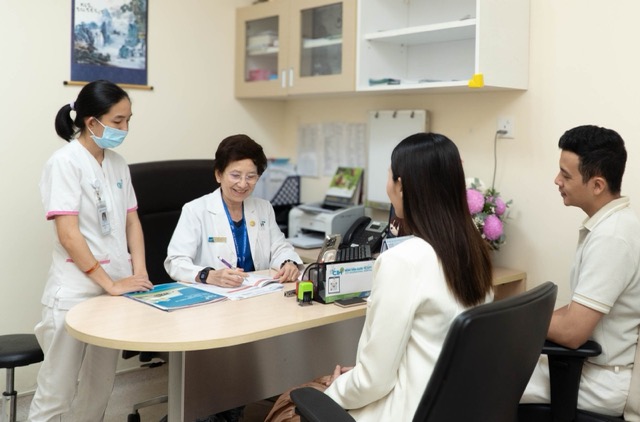 San phu duoc cham soc va tu van tan tinh. Anh: BVCC