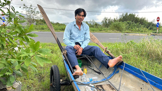 UBND tỉnh xã Sơn Hòa đề xuất Chủ tịch UBND tỉnh Đắk Lắk khen thưởng ông Đỗ Ngọc Tăng vì đã cứu được 60 người. Ảnh: Thuận Hà