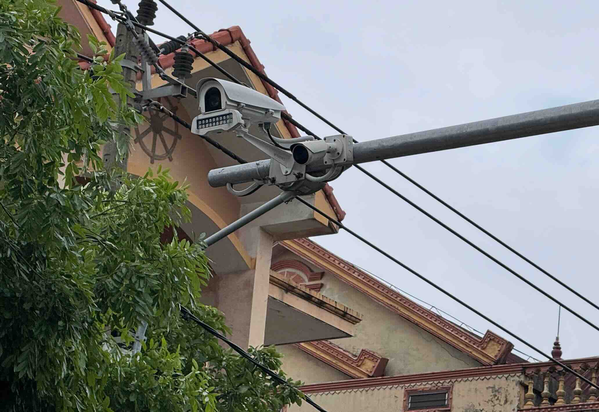 Camera giám sát tại đường Hai Bà Trưng giao Trần Quang Khải được áp dụng để xử lý vi phạm giao thông. Ảnh: Công Sáng