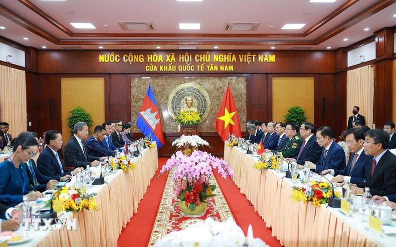 Politburo member, Prime Minister Pham Minh Chinh and Cambodian Prime Minister Hun Manet held talks. Photo: VNA