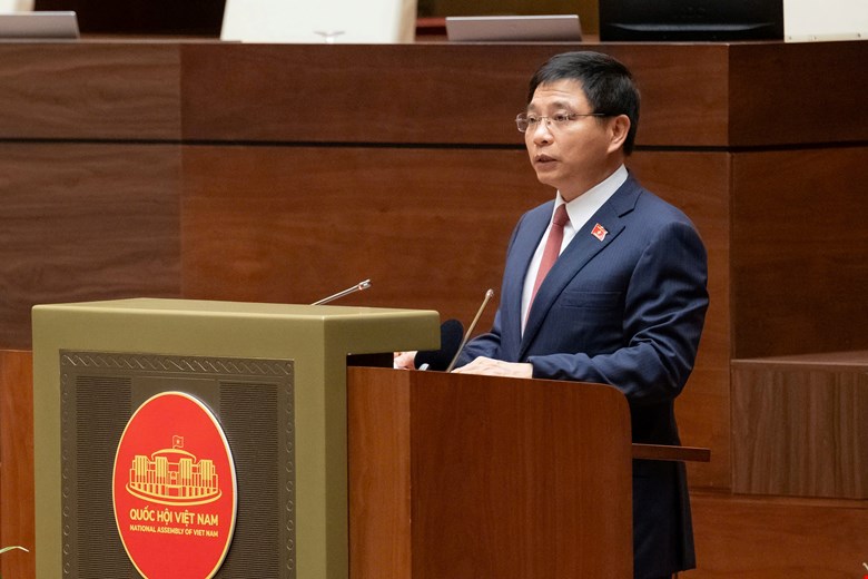 Bo truong Bo Tai chinh Nguyen Van Thang. Anh: Media Quoc hoi