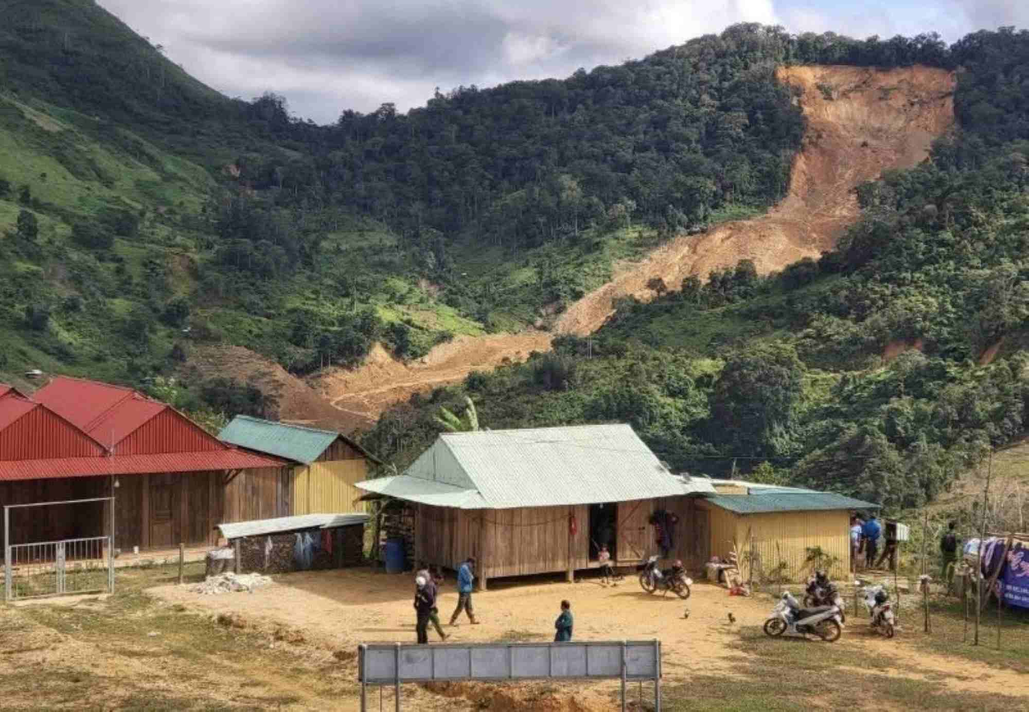 Sat lo o xa Hung Son, Da Nang giua thang 11.2025. Anh Tra Ban