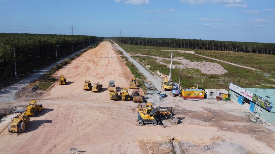 Ho Chi Minh City - Thu Dau Mot - Chon Thanh Expressway construction site. Photo: Dinh Trong
