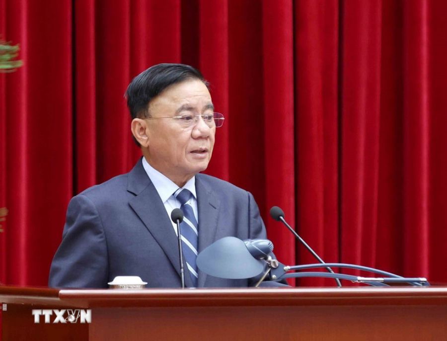 The Standing Committee of the Secretariat, Tran Cam Tu, requested timely replacement, resignation, and dismissal of irresponsible, unprestigious, and weak officials in terms of capacity... without waiting for the end of the term or the appointment term to expire. Photo: VNA