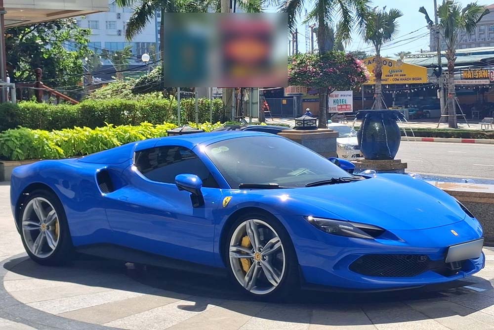 フェラーリ296 GTSスーパーカーがホーチミン市に登場。写真:Tran Khang