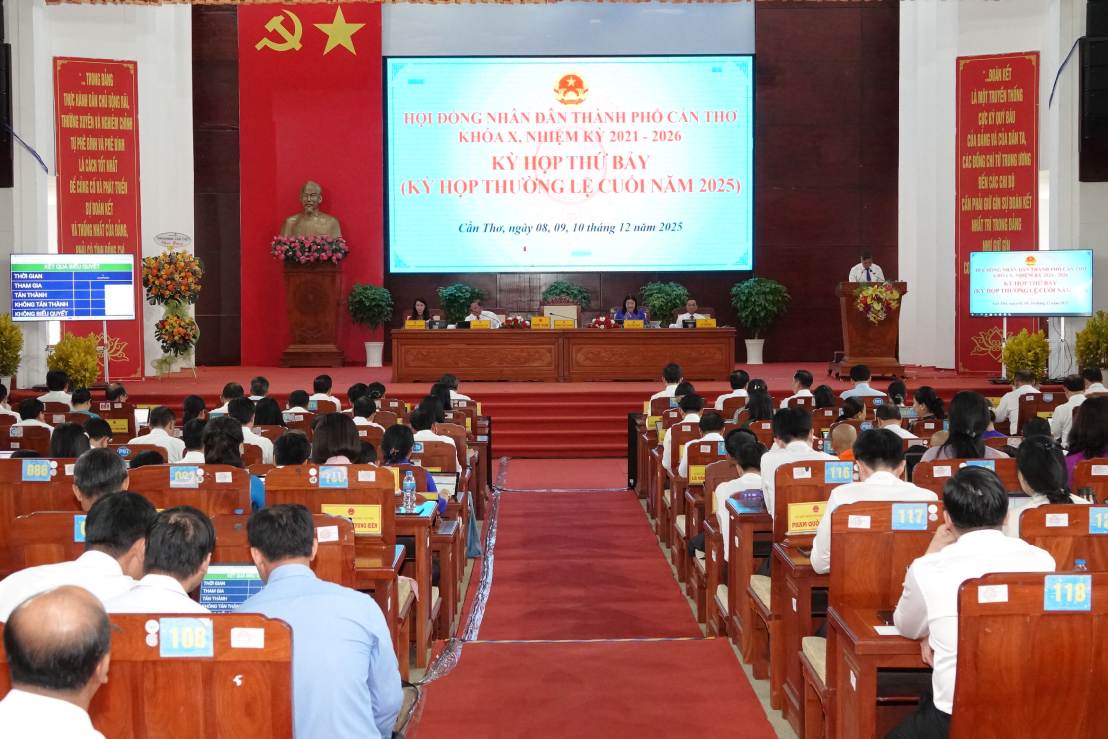 Quang cảnh kỳ họp. Ảnh: Tạ Quang