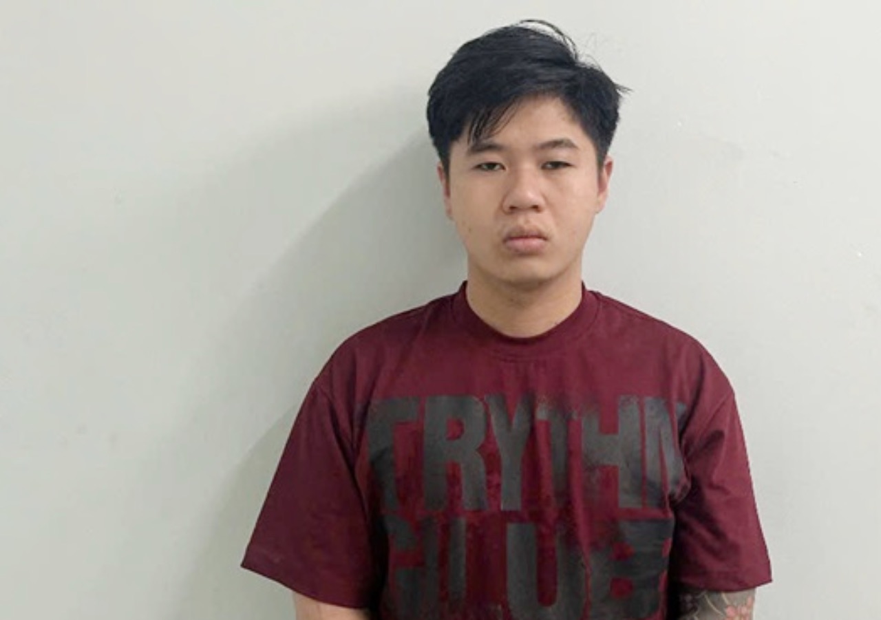 Cơ quan An ninh điều tra Công an tỉnh Đồng Tháp đang củng cố hồ sơ điều tra đối với Trần Minh Phát về hành vi chế tạo, tàng trữ, mua bán trái phép vũ khí quân dụng. Ảnh: Công an tỉnh Đồng Tháp