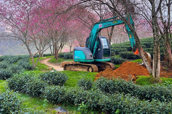 May moc thi cong ben trong doi che o long o Sa Pa. Anh: Duong Quoc Hieu