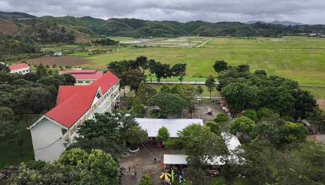 Đi từng ngõ, gõ từng nhà vận động người dân Quảng Phú tham gia học nghề