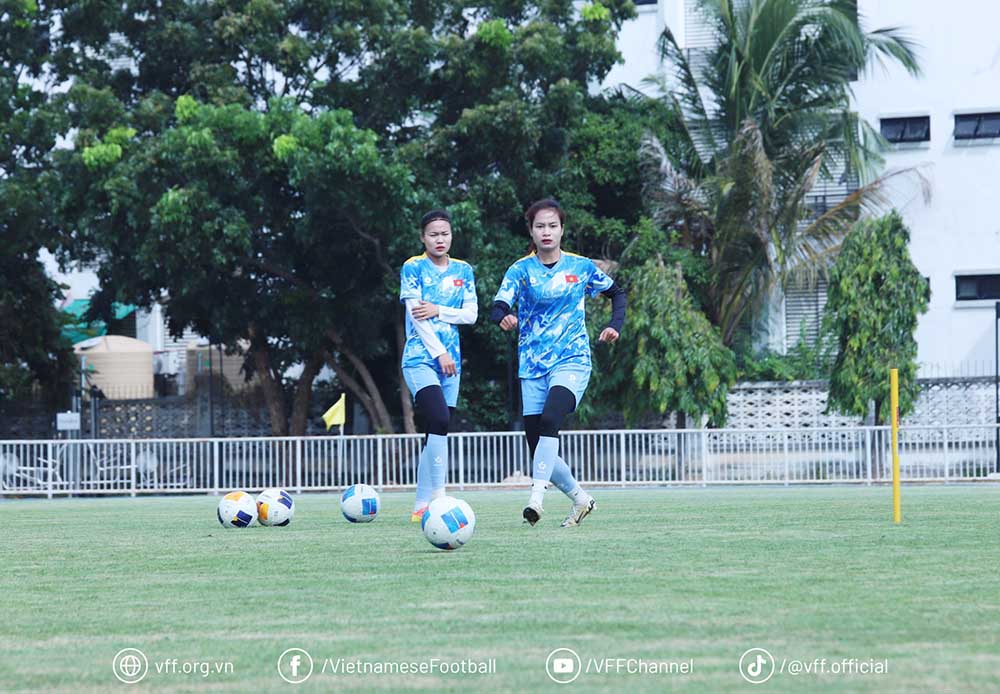 Tuyen nu Viet Nam huong den thanh tich tot truoc Myanmar de gianh ve di tiep. Anh: VFF