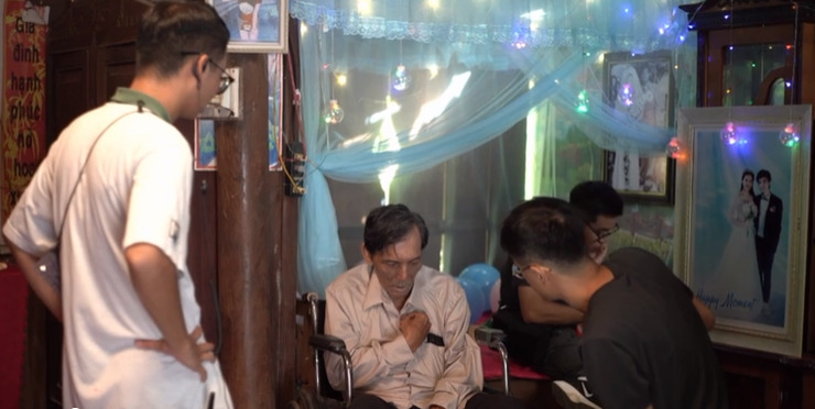 Mot canh hau truong phim. Anh cat tu clip