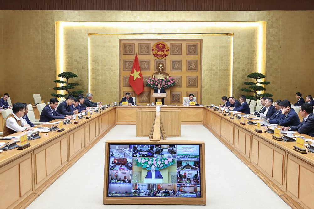 Hoan thanh muc tieu dua vao khai thac it nhat 3.000 km duong bo cao toc va khoang 1.700 km duong bo ven bien. Anh: Nhat Bac