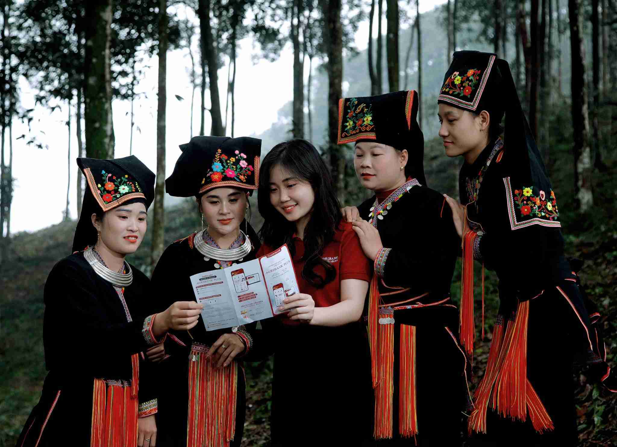 Agribank giu vai tro chu luc trong cung cap dich vu tai chinh – ngan hang tai khu vuc nong thon, vung sau, vung xa.