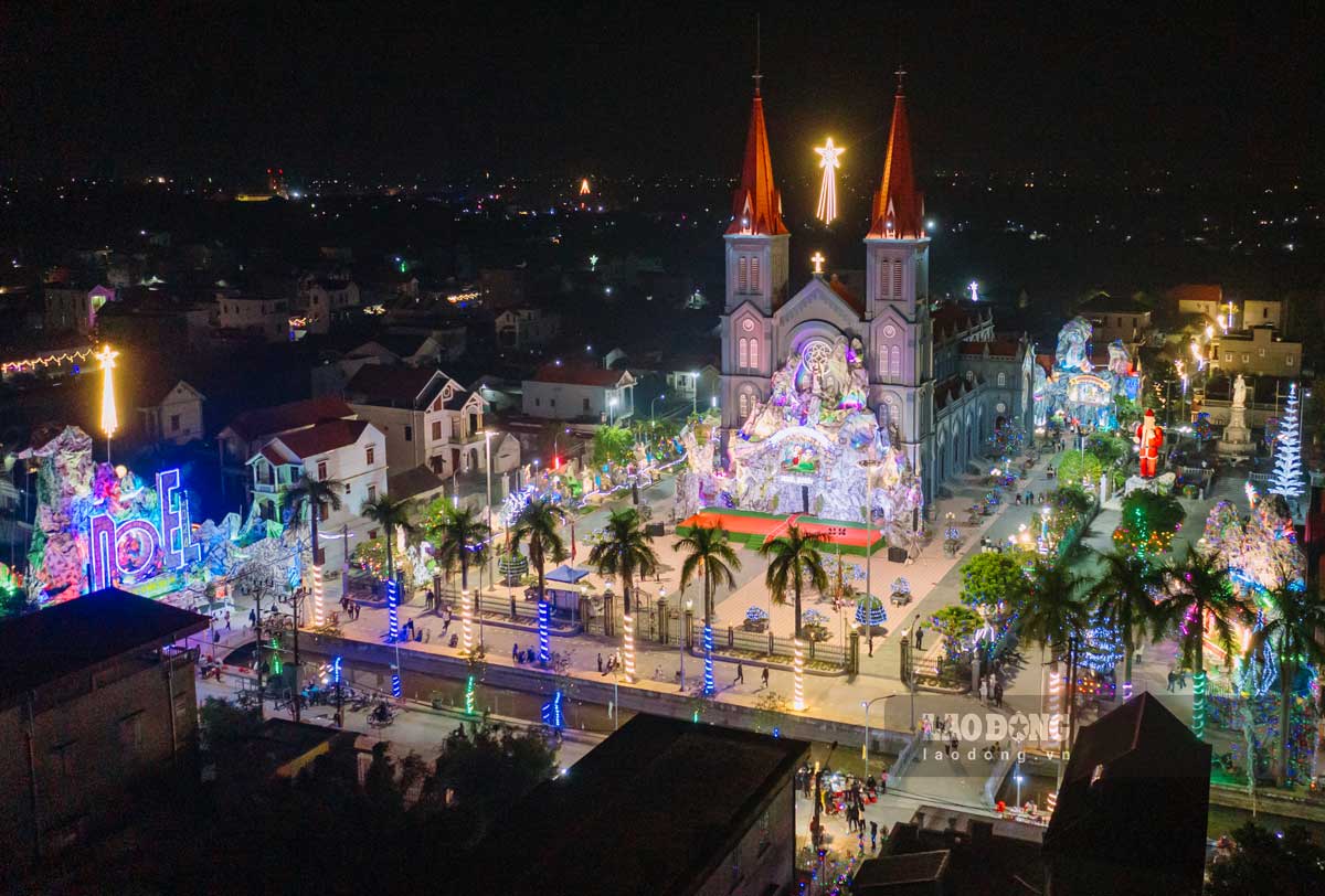 استكشف أرض الكنائس واكتشف أماكن التقاط الصور في عيد الميلاد.