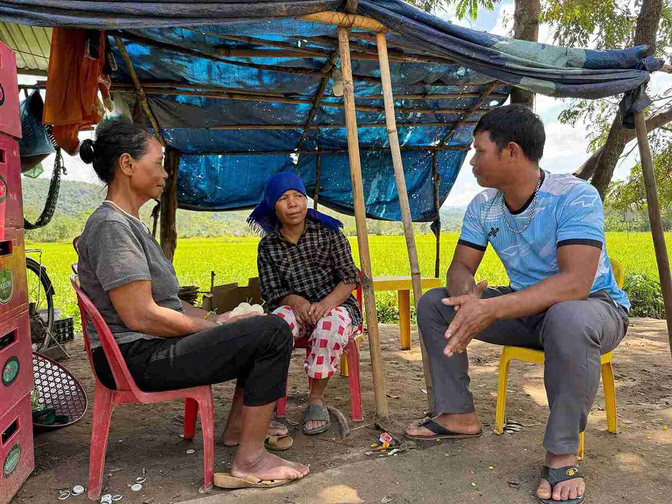 Doi ngu truong thon, buon o huyen Dak Lieng giup nguoi dan hieu dung, lam dung phap luat. Anh: Thanh Thuy