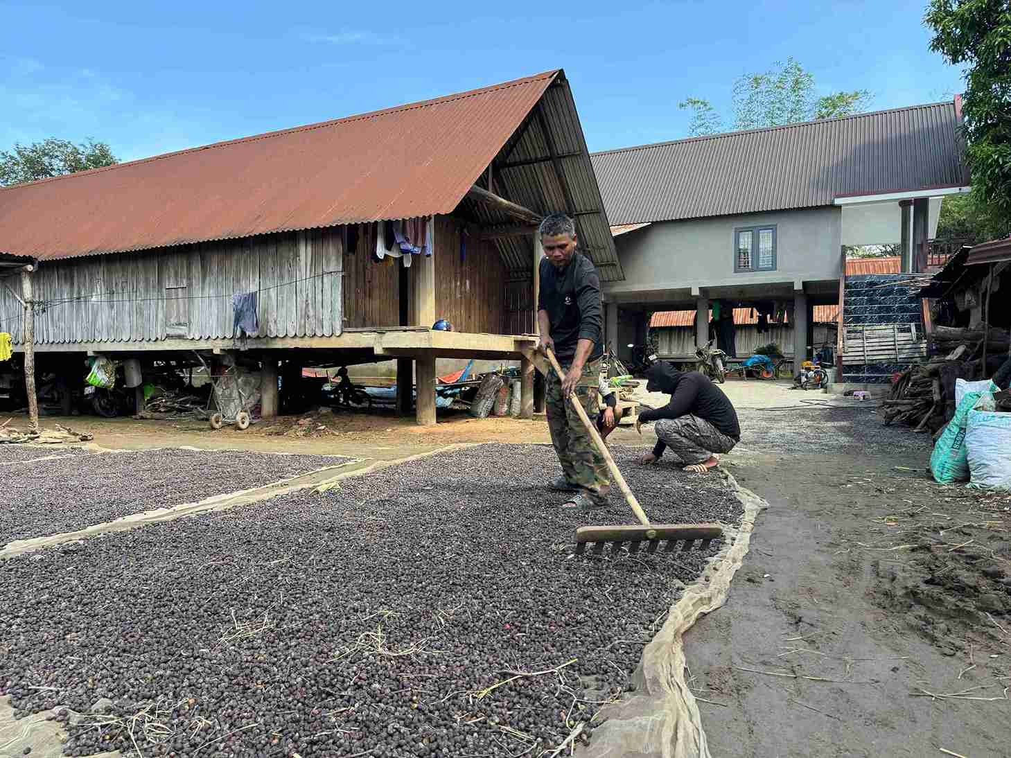 guoi uy tin, cac doan the xa hoi o Dak Lieng tuyen truyen phap luat bang nhung cach lam sang tao. Anh: Thanh Thuy