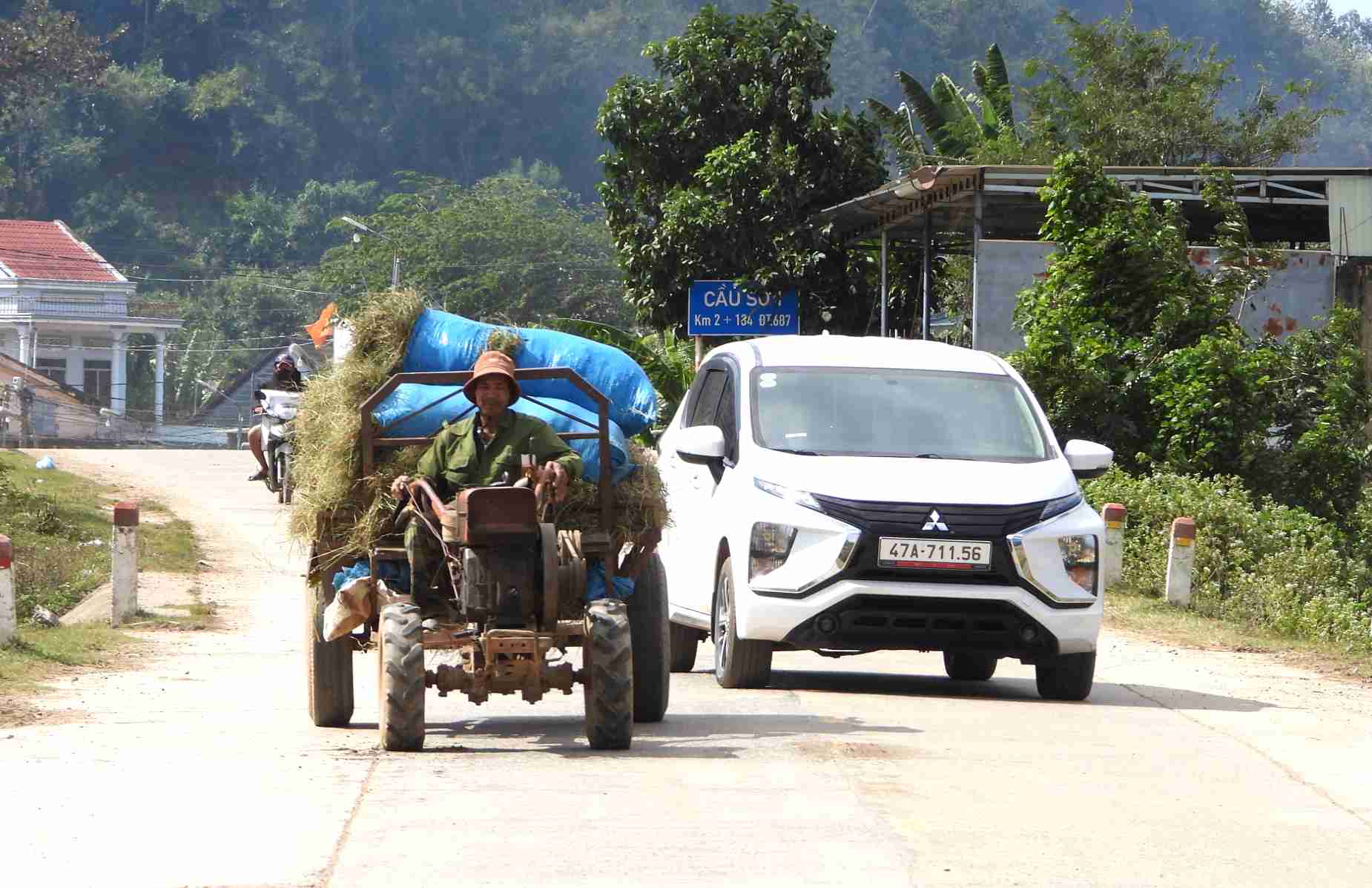 Nguoi dan trong vung dong bao dan toc thieu so o Dak Lieng co cuoc song ngay cang am no, hanh phuc hon truoc day. Anh: Thanh Thuy