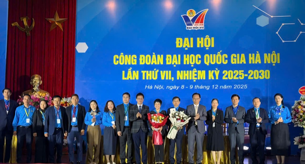 하노이 국립대학교 노동조합 집행위원회 7기 총회 출범식. 사진: Quynh Chi