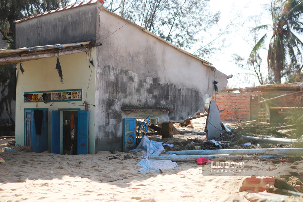 People's houses in Gia Lai province were damaged by storms and high tides. Photo: Hoai Phuong