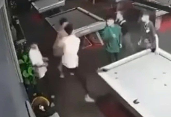 Tạm giữ người liên quan vụ xô xát tại quán bida khiến thiếu niên tử vong