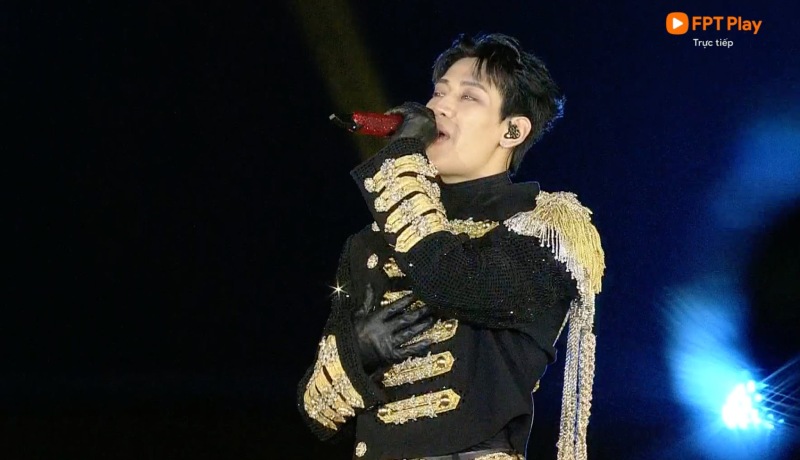 BamBam bieu dien 2 ca khuc tai le khai mac SEA Games 33. Anh: Cat tu video